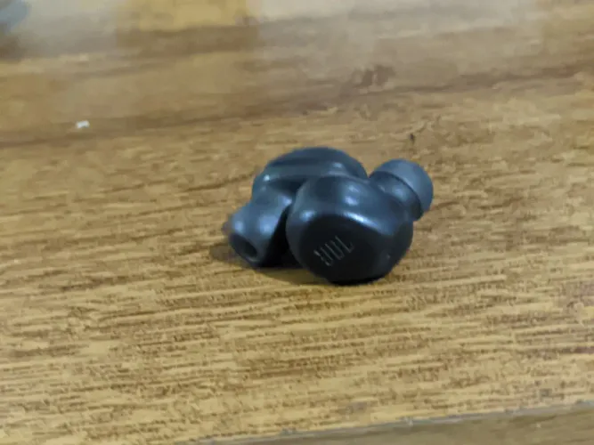 Vendo fones JBL wave buds sem a case