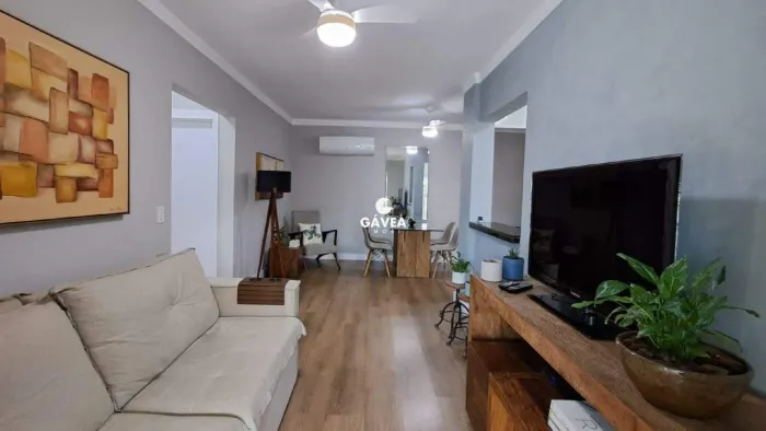 Apartamento à venda no Boqueirão em Praia Grande.