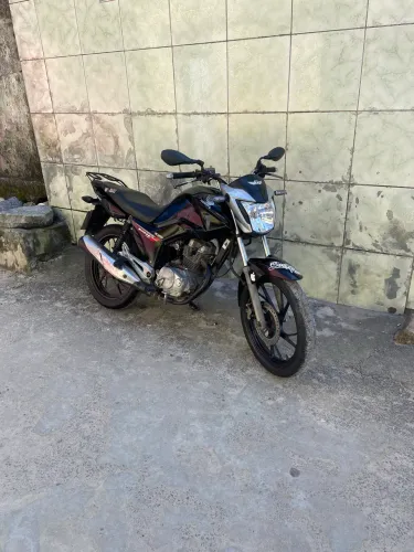 Moto a venda