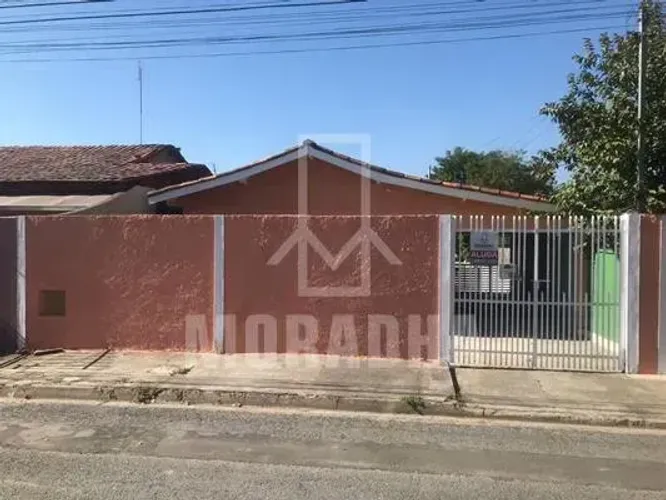 VENDE-SE CASA EM EXCELENTE LOCALIZAÇÃO