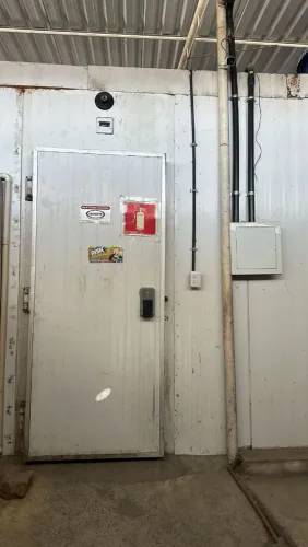 Câmara Fria!!!Excelente para frigorífico e distribuidora de bebidas 30 m2(11×3)