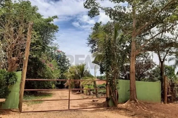 Sítio à venda com área de 45.548 m² em Lins-SP - Por R$ 750.000,00