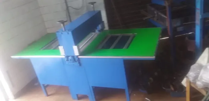 Máquina corte e vinco reversora 