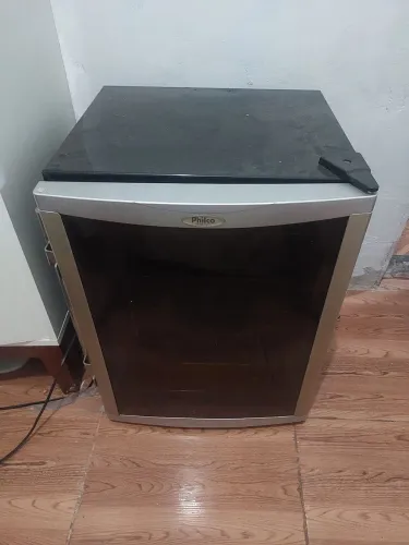 Adega climatizadora muito boa 