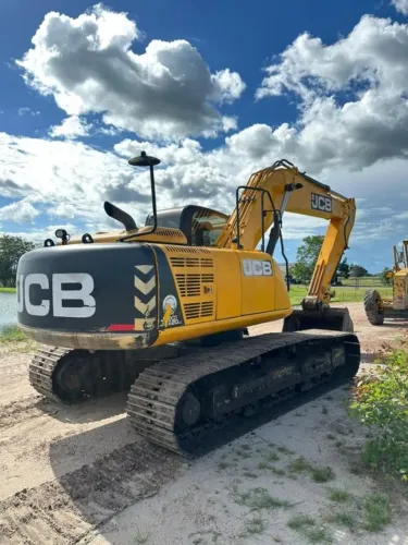 2020 JCB js220lc