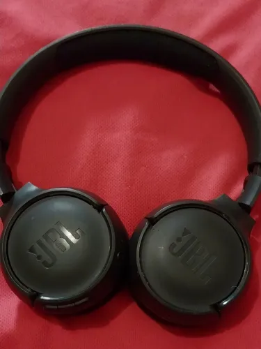 Fone de ouvido JBL tune 500 original usado Bluetooth sem fio