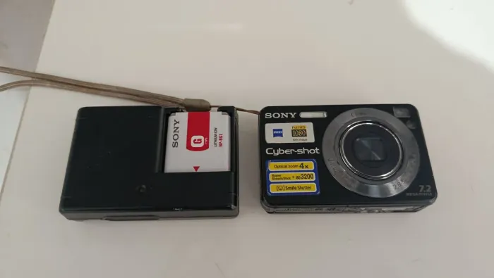 Sony sybershot. * Leia o anúncio 