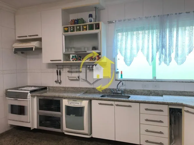 VENDA OU LOCAÇÃO - SOBRADO VILA FORMOSA - 175 M² AC - 4 DORM. 2 SUÍTES - 4 VAGAS - 350M DA