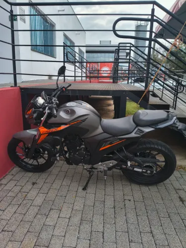 Vendo ágio fazer 250 moto super nova valor 9 mil no ágio, falta 21 parcelas de 1,300 reais