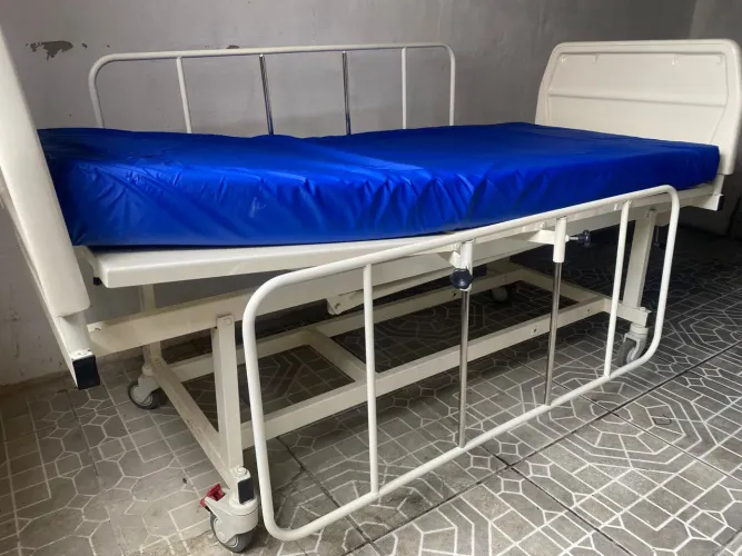 CAMA HOSPITALAR SOMENTE 7 MESES DE USO, SEMI-NOVA!!