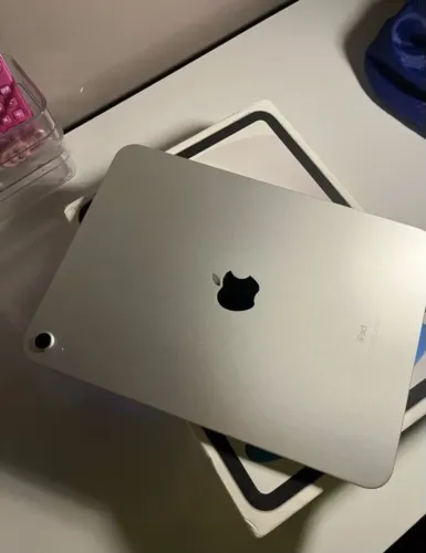 iPad Apple 10ª Geração 64GB Wi-Fi 2022 + Caneta + Caixa
