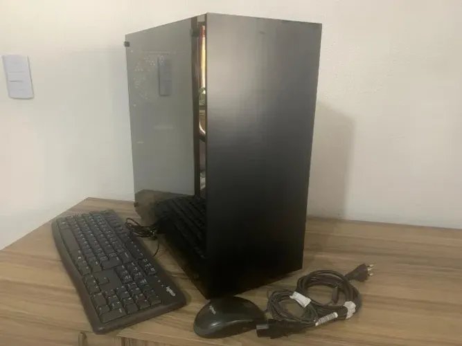 PC Gamer i5-8400 16GB GTX/GT 710 SSD + Gabinete Gamer Vidro
