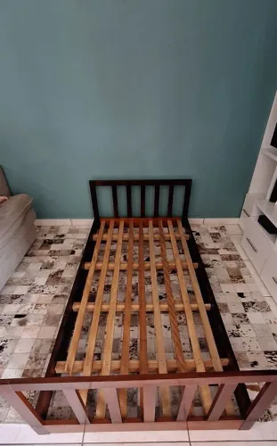Cama Montessoriana Madeira Linho Usada