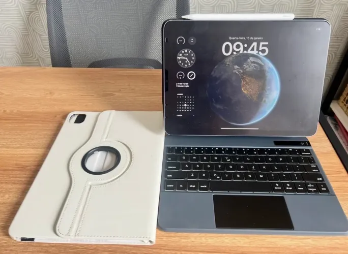 iPad Air 5 64 GB + Apple Pencil + Capa premium com teclado