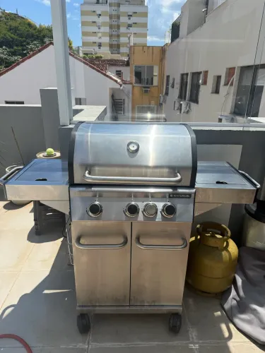 Churrascaria Naterial Bafo a gás semi-nova