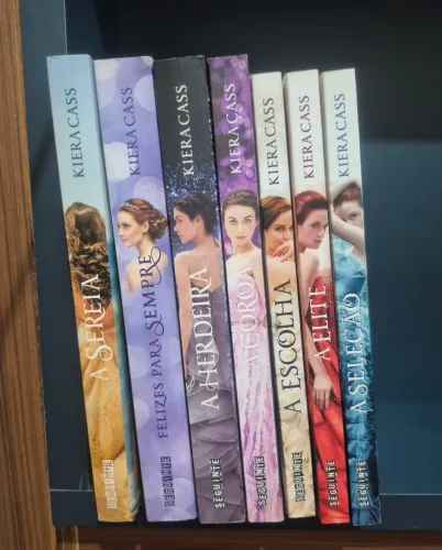 (Box de Livros) A Seleção - Kiera Cass (ótimo estado)