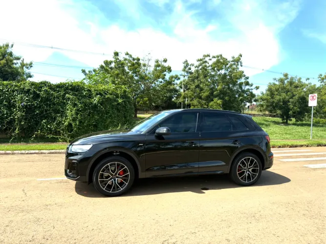 Audi Q5 S-line Black 2.0 TFSI Quat. S-tronic 2024