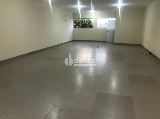 Sala disponível para locação no bairro Santa Rosa em Uberlândia-MG