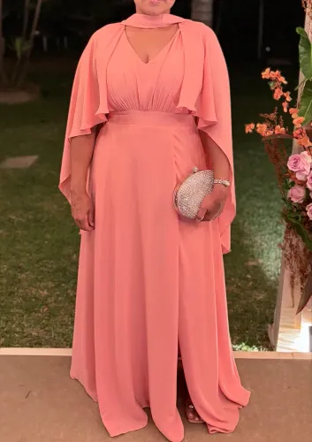 Vestido de festa rosê com capa e lenço