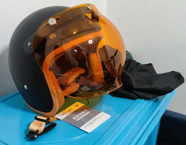 Capacete com viseira bubble retrô novo