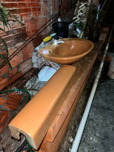 Pia pequena para banheiro 