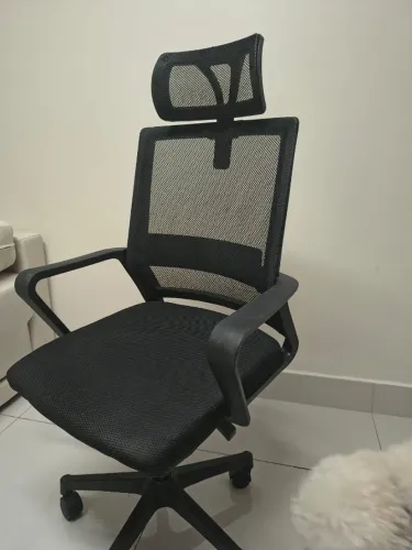 Cadeira de Escritório Ergonômica Presidente com Encosto em Tela
