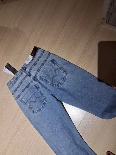Calça jeans flare nova com etiqueta mofficer 38