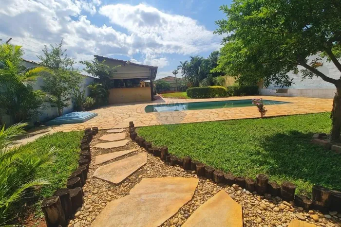 Chácara 858,75 m²: 3 Quartos sendo 1 Suite: Centro de Santo Antônio de Posse
