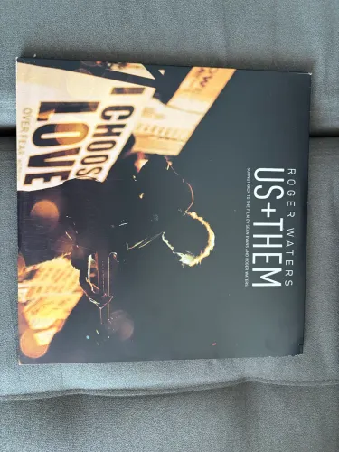 Roger Waters Us + Them vinil lp triplo