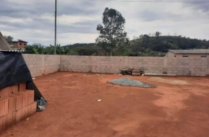 Vende-se Terreno em Dores do Rio Preto / ES