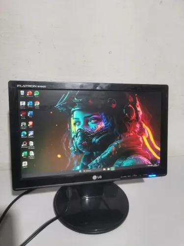 Monitor LG LCD VGA ótimo estado 