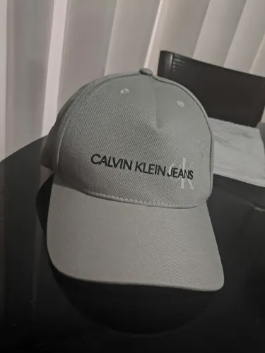 Boné Calvin Klein 