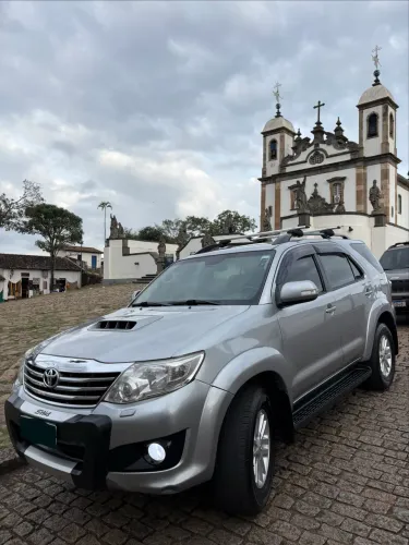 Toyota Hilux SW4 SRV D4-d 4X4 3.0 TDI Dies. AUT 2015