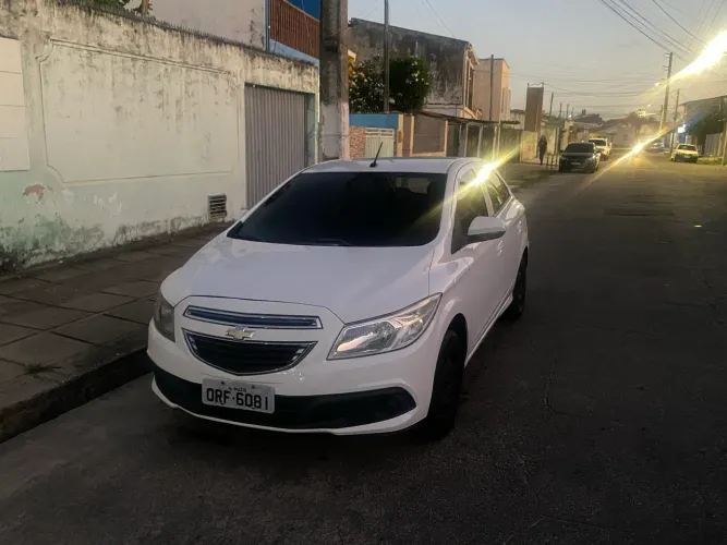 Chevrolet Onix Hatch LT 1.0 8V Flex Power Mec. 4P 2013