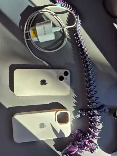 IPHONE 14 COM CARREGADOR ESTA IMPECAVEL SAUDE DA BATERIA 85%