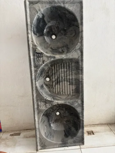 Tanque triplo 1,45x0,50 marmorizado.
