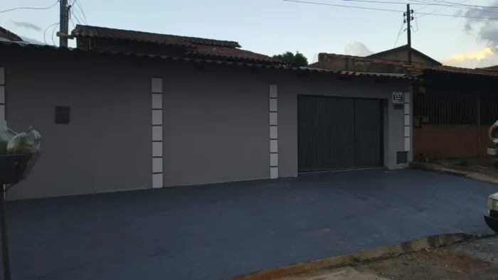 Casa no Setor Maysa 3 Quartos | Área Gourmet | Garagem p/ 4 Carros - Trindade - GO