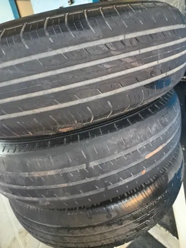 vendo 3 pneus aro 14 meia vida excelente.