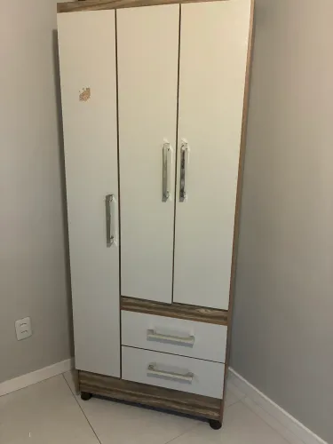 Guarda-Roupa 3 Portas e 2 Gavetas - Ótimo Estado