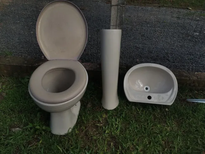 Conjunto de banheiro novo