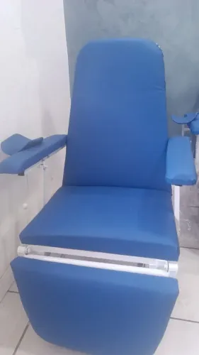 Poltrona Reclinável para coleta de exames
