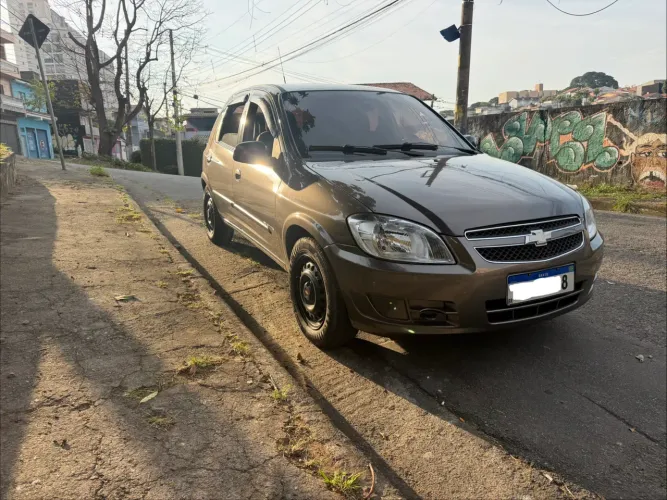 Chevrolet Celta Advantage 1.0 8V Flexpower 5P 2014