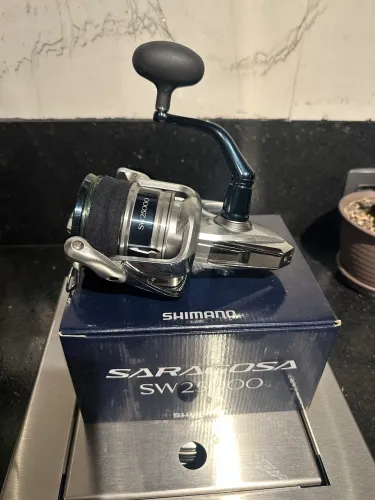 Molinete Shimano Saragosa 25.000 SW (Piraíba)