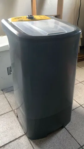 Vendo está tanquinho tanquinho valor 280 $ usando estado de novo