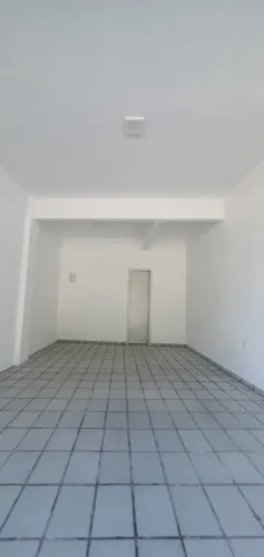 Sala Comercial térrea com 28m2 na Rua Azambuja em Brusque