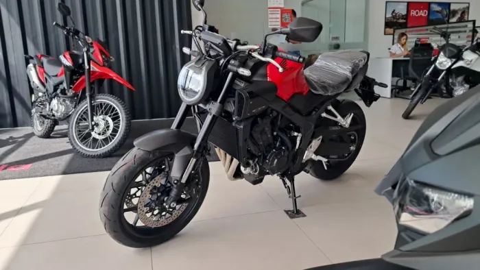 HONDA CB 650R E-CLUTCH 0KM