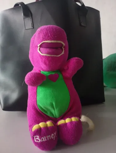 Barney urso de pelúcia no estado possui mecanismo não sei oq faz
