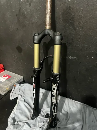 Manitou Black