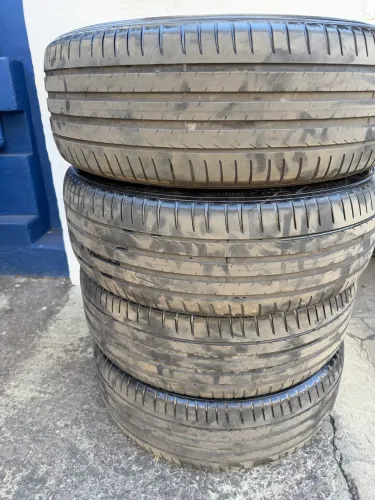 Jogo de Pneus Pirelli 235/60 R18