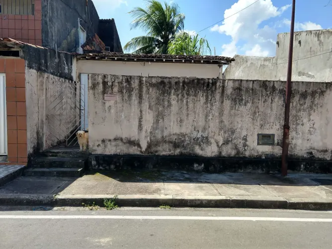 Casa a venda na rua Areia Branca